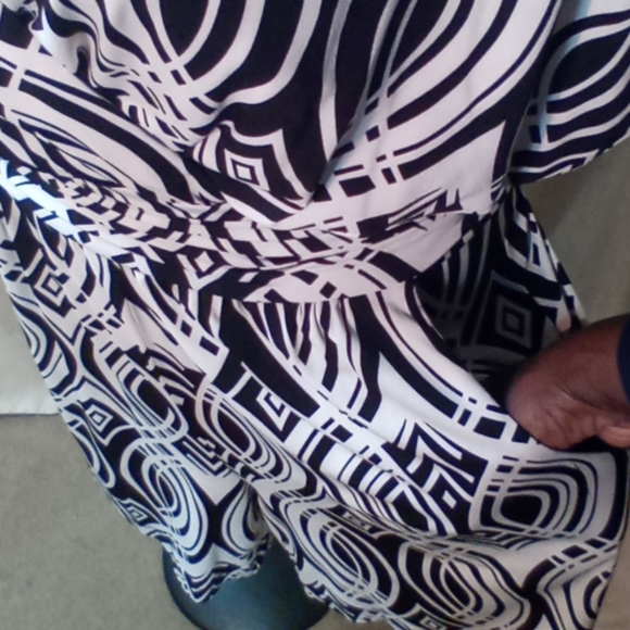 Signature Romper - Picture 3 of 5